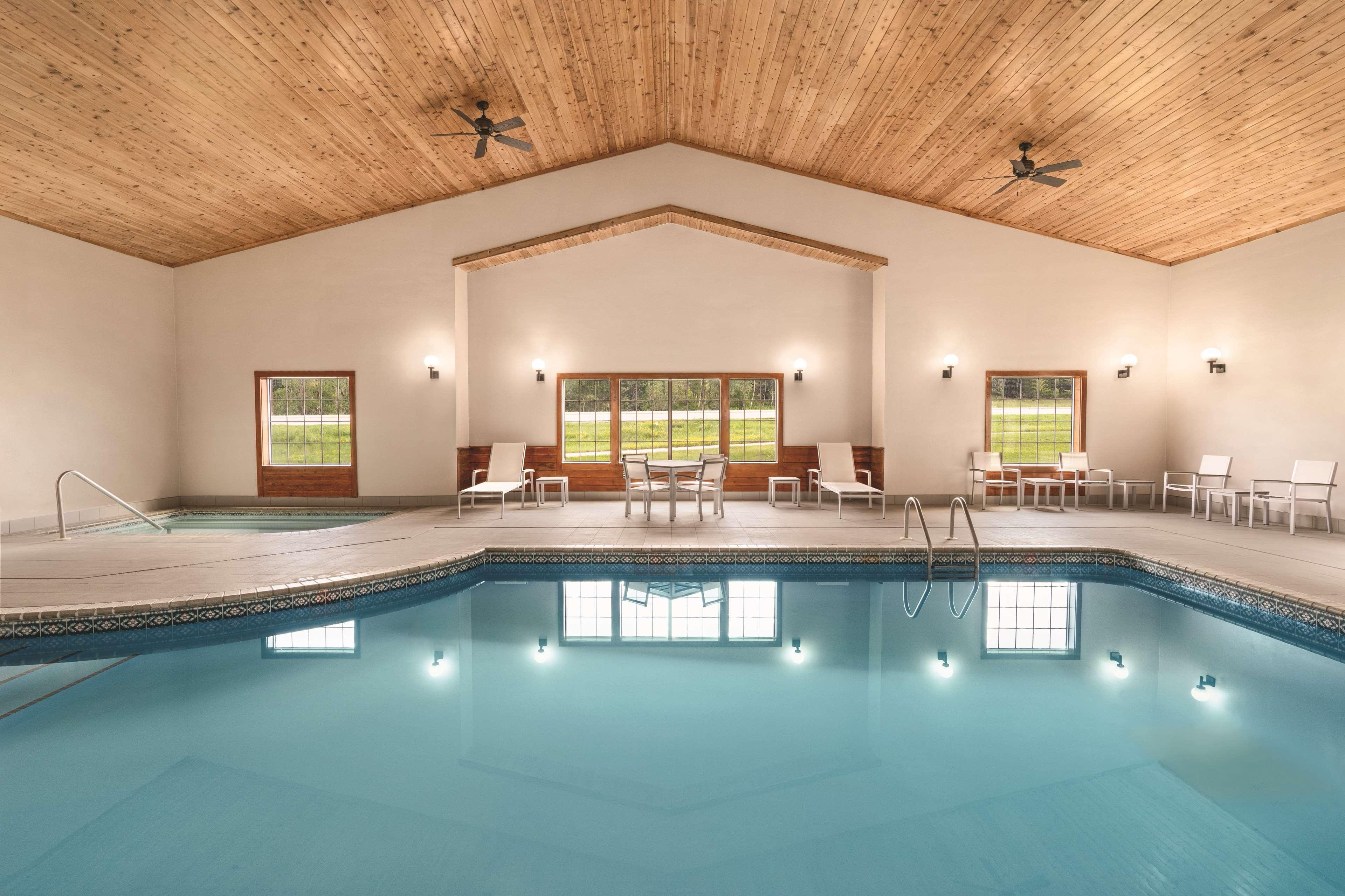 Country Inn & Suites By Radisson, Detroit Lakes, Mn Екстер'єр фото